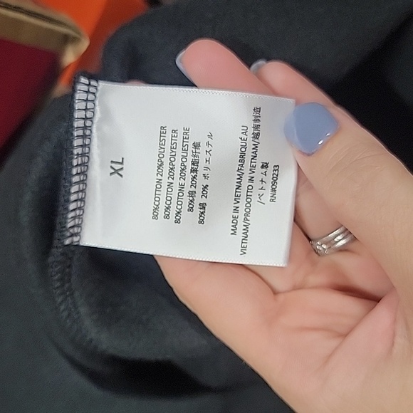 FEAR OF GOD ESSENTIALS BLACK HOODIE NWT - Picture 16 of 16